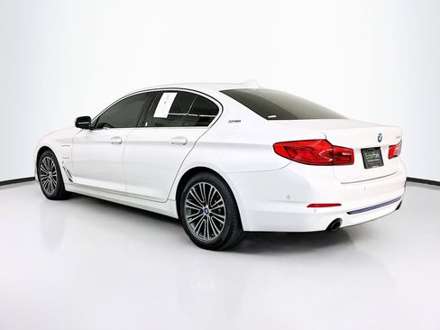 Used 2019 BMW 530e xDrive w/ Premium Package image 5