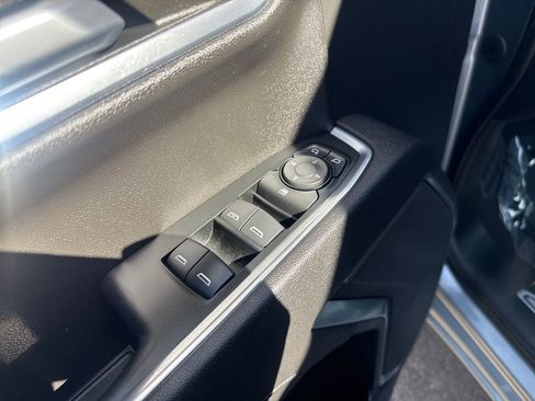 Used 2023 Chevrolet Silverado 1500 LT image 11