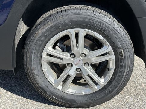 Used 2023 GMC Terrain SLE w/ Driver Convenience Package image 9