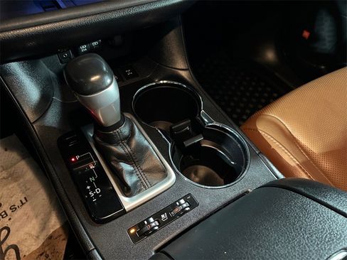 Used 2017 Toyota Highlander Limited image 36