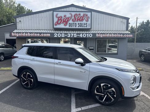 Used 2023 Mitsubishi Outlander SE AWD/4WD image 1