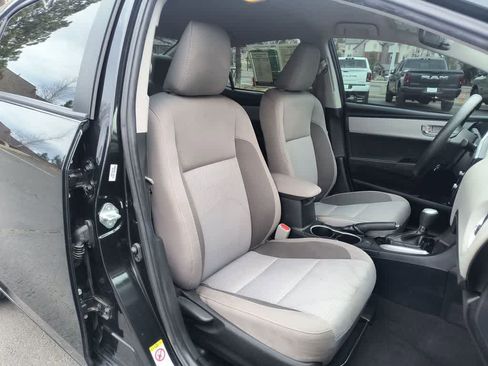 Used 2019 Toyota Corolla LE image 23