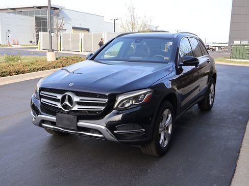 Used 2018 Mercedes-Benz GLC 300 4MATIC image 4