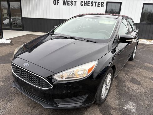 Used 2017 Ford Focus SE image 2