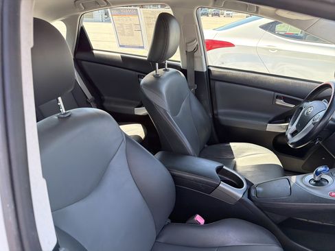 Used 2013 Toyota Prius Four w/ Deluxe Solar Roof Pkg FWD image 62