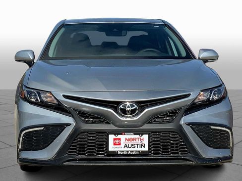 Used 2024 Toyota Camry SE image 3