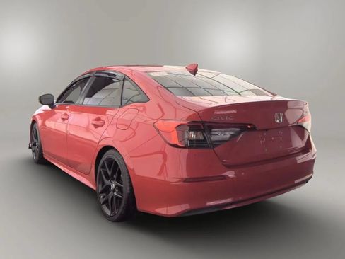 Used 2022 Honda Civic Sport image 2