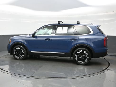 Used 2024 Kia Telluride S w/ S Sunroof Package FWD image 3