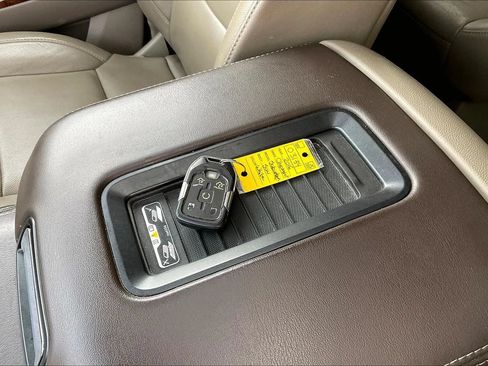 Used 2016 Chevrolet Suburban LTZ AWD/4WD image 38
