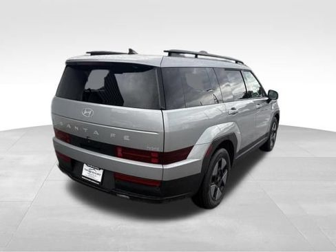 Used 2025 Hyundai Santa Fe SEL FWD image 2