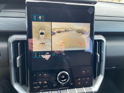 Used 2026 GMC Acadia Elevation w/ Elevation Premium Package AWD/4WD image 24