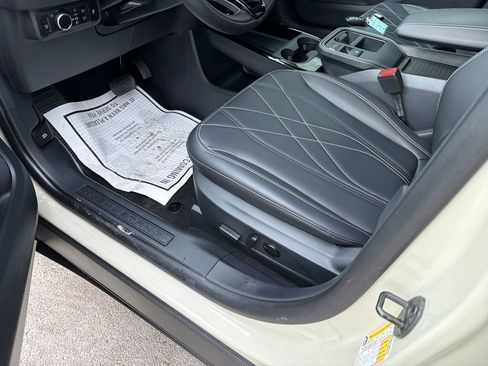 Used 2025 Ford Mustang Mach-E Select w/ Comfort Package Lite image 31