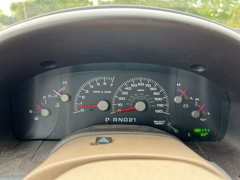 Used 2003 Ford Expedition XLT AWD/4WD image 14