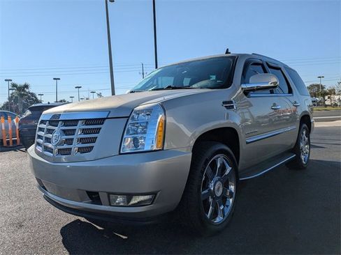 Used 2014 Cadillac Escalade Luxury image 8
