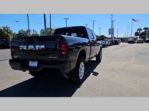 New 2026 RAM 2500 Big Horn AWD/4WD image 32