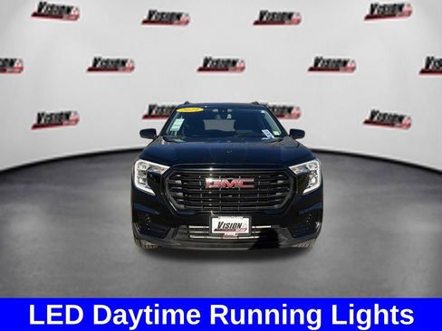 Used 2024 GMC Terrain SLE w/ Driver Convenience Package AWD/4WD image 2