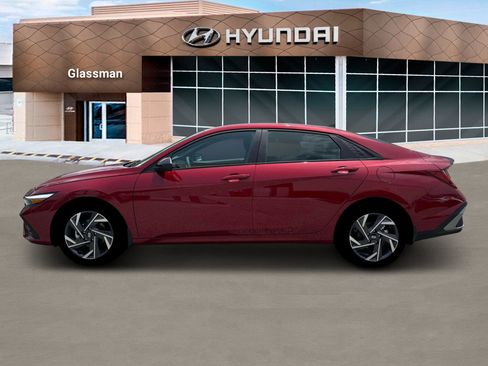 New 2025 Hyundai Elantra SEL image 3