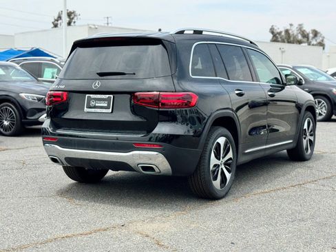 Used 2025 Mercedes-Benz GLB 250 image 11