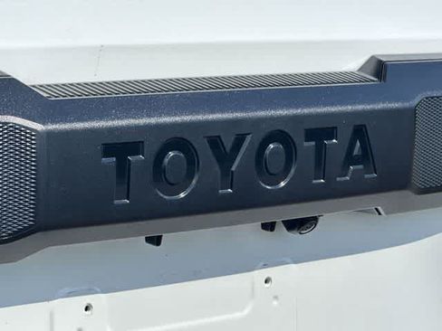 Used 2025 Toyota 4Runner TRD Off-Road AWD/4WD image 25