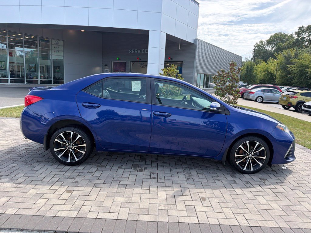 Used 2018 Toyota Corolla SE w/ SE Premium Package FWD image 4