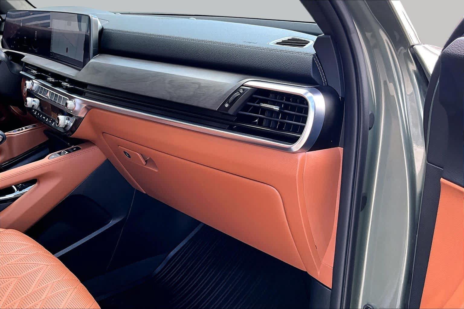 Certified 2025 Kia Telluride SX Prestige X-Line AWD/4WD image 17