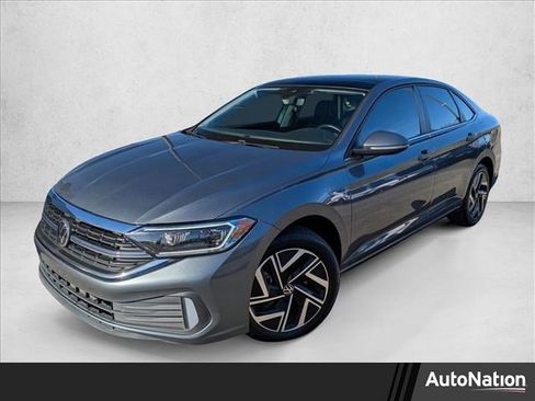 Used 2023 Volkswagen Jetta SEL image 1