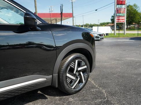 Used 2025 Nissan Kicks SV FWD image 18