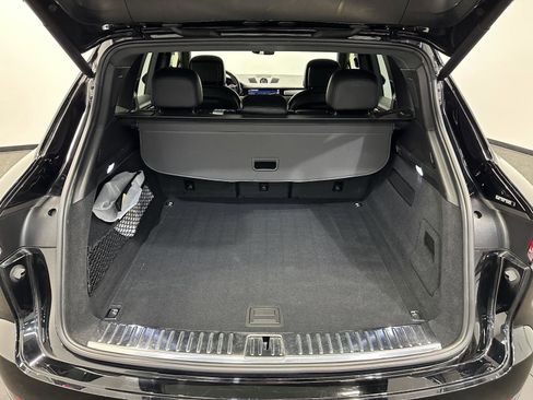 Used 2022 Porsche Cayenne Platinum Edition image 36