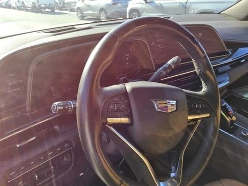 Used 2024 Cadillac Escalade Premium Luxury w/ Performance Package AWD/4WD image 4