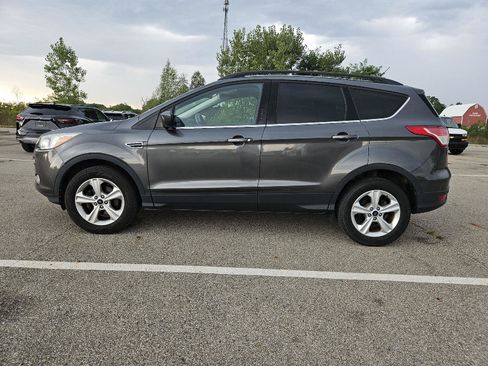 Used 2016 Ford Escape SE w/ Equipment Group 201A FWD image 4