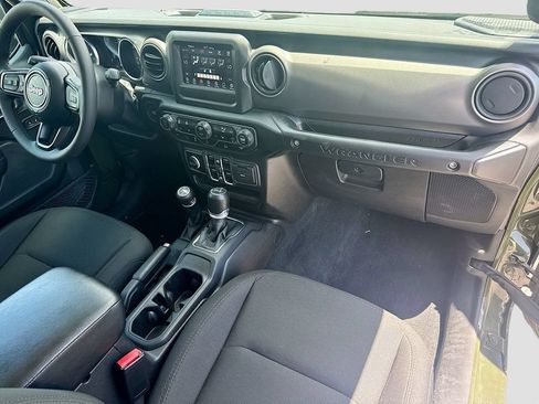 Used 2023 Jeep Wrangler Unlimited w/ Cold Weather Group AWD/4WD image 33