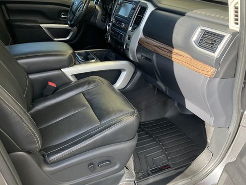Used 2017 Nissan Titan SL w/ Off-Road Package AWD/4WD image 25