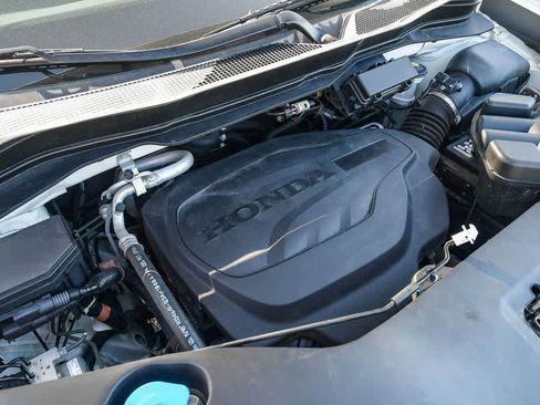 Used 2016 Honda Pilot Touring image 30