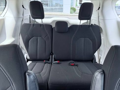 Certified 2023 Chrysler Voyager LX FWD image 23
