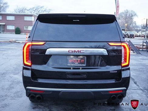 Used 2021 GMC Yukon XL Denali w/ Denali Premium Package image 11