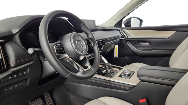 Used 2025 MAZDA CX-70 Plug-In Hybrid w/ Premium Pkg AWD/4WD image 12