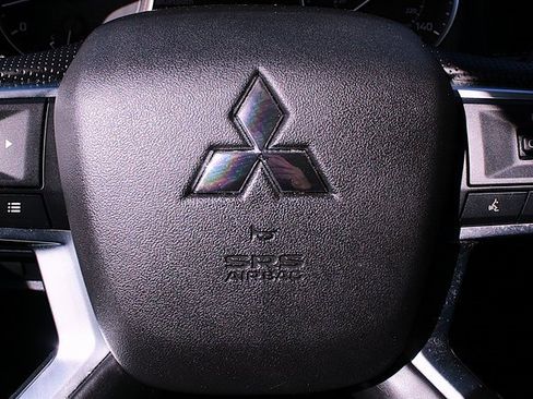 Used 2023 Mitsubishi Outlander SE Black Edition image 14