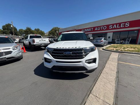 Used 2021 Ford Explorer XLT w/ Equipment Group 202A image 9