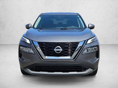 Used 2022 Nissan Rogue SV FWD image 2
