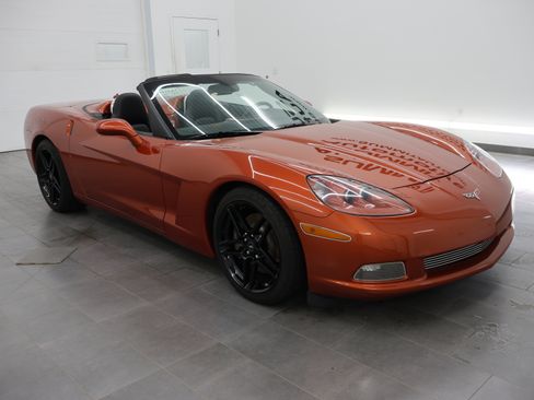 Used 2005 Chevrolet Corvette Convertible w/ Preferred Equipment Group RWD image 48