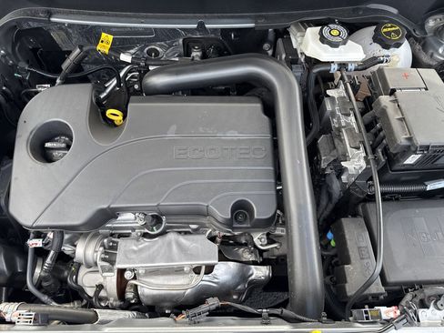 Certified 2024 Chevrolet Equinox LT w/ LPO, Floor Liner Package image 33