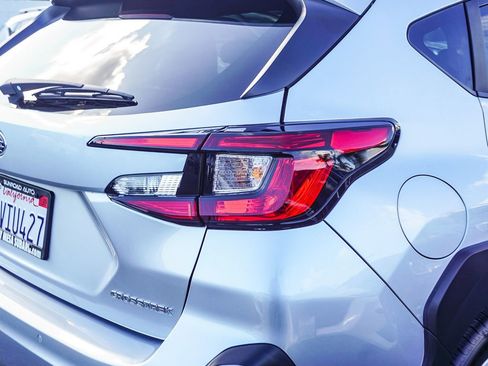 Used 2025 Subaru Crosstrek 2.5i Limited w/ Crosstrek Mirror Package AWD/4WD image 7