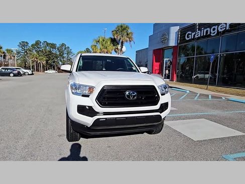 Used 2023 Toyota Tacoma SR image 18