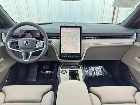 Used 2025 Volvo EX90 Ultra image 13