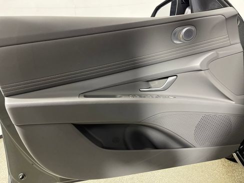Certified 2025 Hyundai Elantra Sport FWD image 19