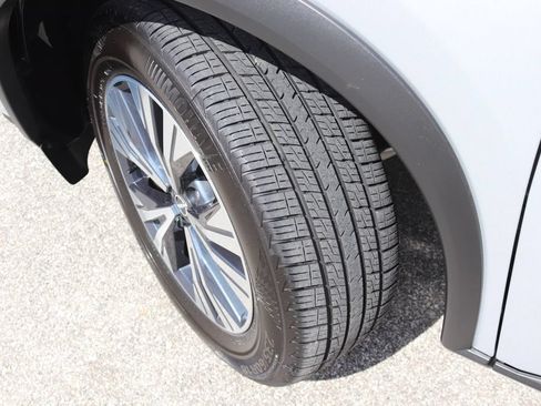 Used 2023 Nissan Rogue SV FWD image 7