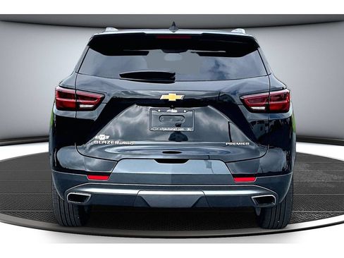 Used 2023 Chevrolet Blazer Premier w/ Enhanced Convenience Package AWD/4WD image 6
