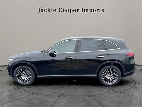 New 2025 Mercedes-Benz GLC 300 4MATIC image 2