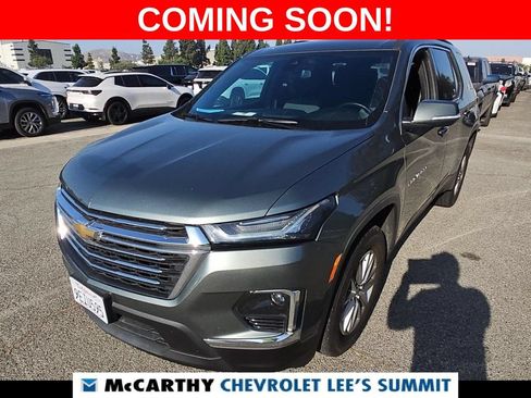 Used 2023 Chevrolet Traverse LT FWD image 1