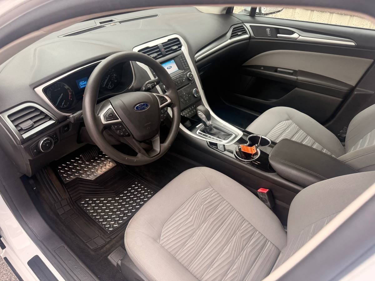 Used 2016 Ford Fusion S w/ Equipment Group 101A FWD image 9